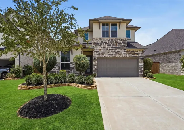 Photo 1 of Single family home for sale at 7330 Maramec Knoll Ln, Fulshear, TX 77441 | MLS# 10573030 | Listing updated on 2026-09-08