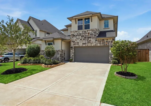 Photo 2 of Single family home for sale at 7330 Maramec Knoll Ln, Fulshear, TX 77441 | MLS# 10573030 | Listing updated on 2026-09-08