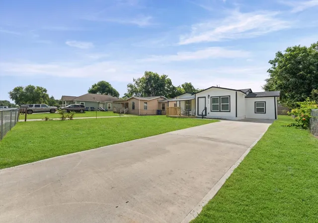 Photo 2 of Single family home for sale at 509 17th Ave N, Texas City, TX 77590 | MLS# 48307701 | Listing updated on 2026-08-30