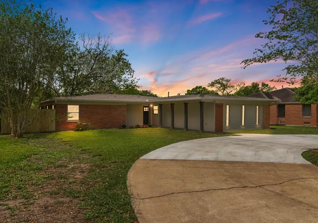Homes for sale in Bay City, TX | 2502 Oak Dr, Bay City, TX 77414 | MLS# 10155443
