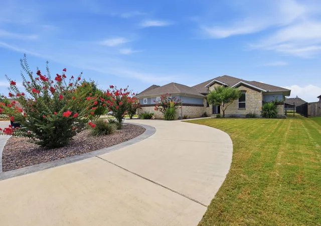 Photo 2 of Sale Pending at 30523 Setterfeld Cir, Boerne, TX 78015 | MLS# 79104244 | Listing updated on 2026-09-06