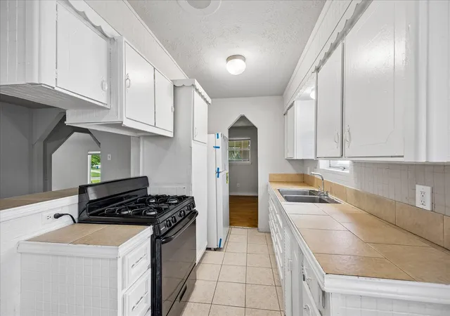 Photo 3 of Single family home for sale at 3530 Ripplebrook Dr, Houston, TX 77045 | MLS# 26940989 | Listing updated on 2026-09-22