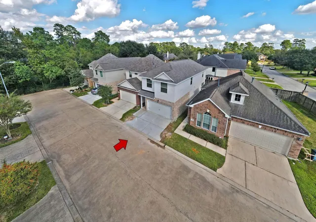 Photo 2 of Single family home for sale at 13518 Villa Arbor Dr, Houston, TX 77070 | MLS# 25610348 | Listing updated on 2026-09-12