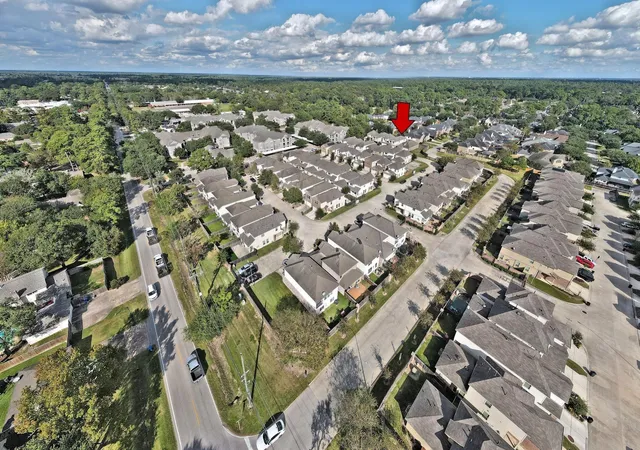 Photo 3 of Single family home for sale at 13518 Villa Arbor Dr, Houston, TX 77070 | MLS# 25610348 | Listing updated on 2026-09-12