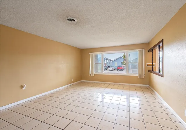 Photo 4 of Single family home for sale at 5206 Ave L, Galveston, TX 77551 | MLS# 46202262 | Listing updated on 2026-08-29
