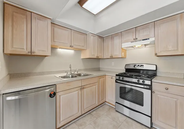 4th image of 10556 Hammerly Blvd #328, Houston, TX 77043 | MLS# 81571062