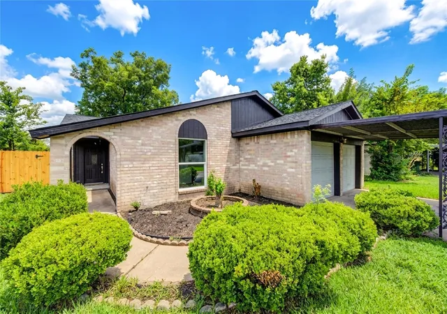 Single family home for sale at 12802 Murr Way, Houston, TX 77048 | MLS# 70118957