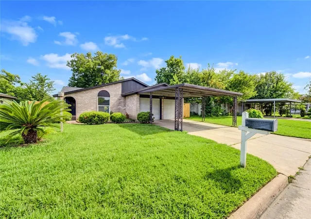 Photo 3 of Single family home for sale at 12802 Murr Way, Houston, TX 77048 | MLS# 70118957 | Listing updated on 2026-10-05