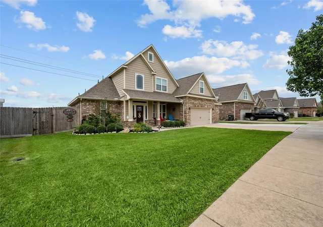 4th image of 9723 Suffolk Downs Dr, Baytown, TX 77523 | MLS# 6299176