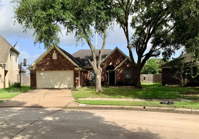 Homes for sale in Baytown, TX | 8219 Fox St, Baytown, TX 77523 | MLS# 4045135