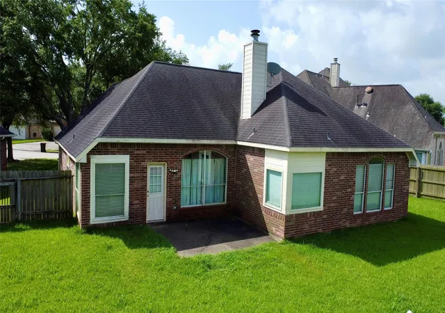 Homes for sale in Baytown, TX | 8219 Fox St, Baytown, TX 77523 | MLS# 4045135