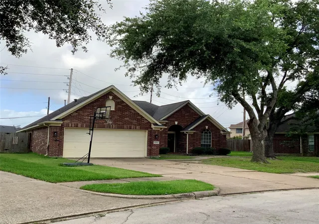 Homes for sale in Baytown, TX | 8219 Fox St, Baytown, TX 77523 | MLS# 4045135