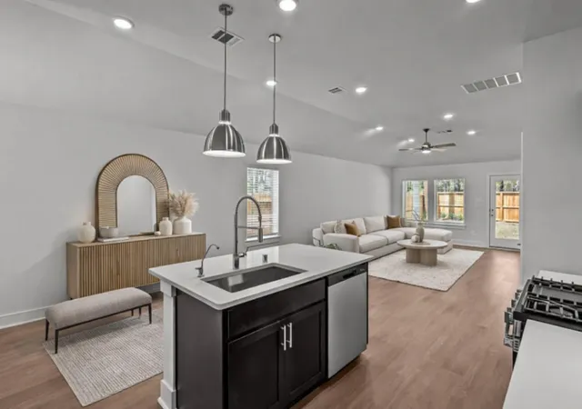 Photo 4 of Single family home for sale at 22776 Hackberry Leaf Dr, New Caney, TX 77357 | MLS# 20396464 | Listing updated on 2026-10-09