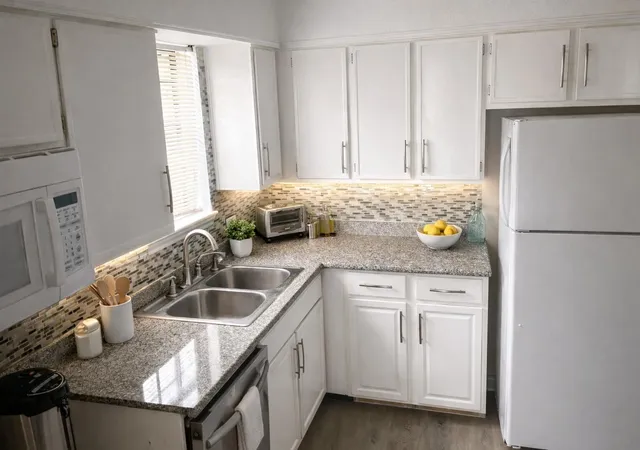 3rd image of 12500 Sandpiper Dr #84, Houston, TX 77035 | MLS# 55956134