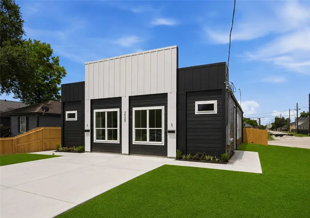 2nd image of 7900 Bowen St #A-B, Houston, TX 77051 | MLS# 49111646