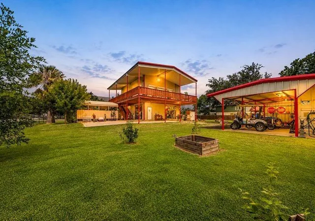 1st image of 749 12th St, Dickinson, TX 77539 | MLS# 49659385