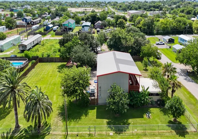 36th image of 749 12th St, Dickinson, TX 77539 | MLS# 49659385