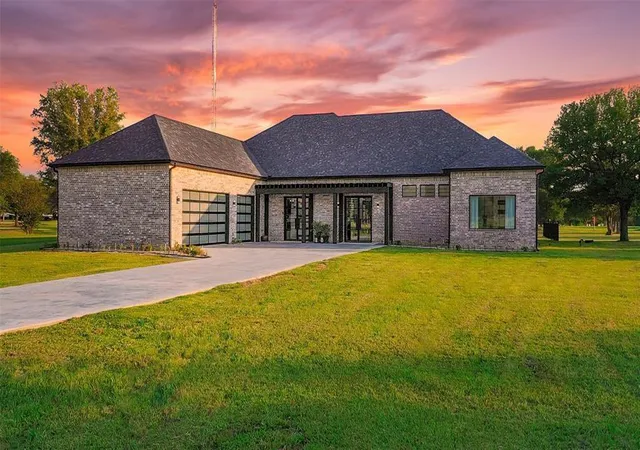 Photo 3 of Single family home for sale at 255 Private Road 5941, Emory, TX 75440 | MLS# 62814936 | Listing updated on 2026-08-26