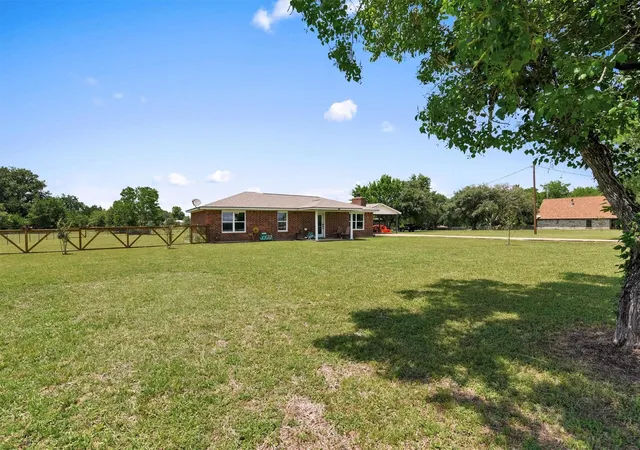5th image of 57 Trail Ridge Rd, Huntsville, TX 77320 | MLS# 94622417