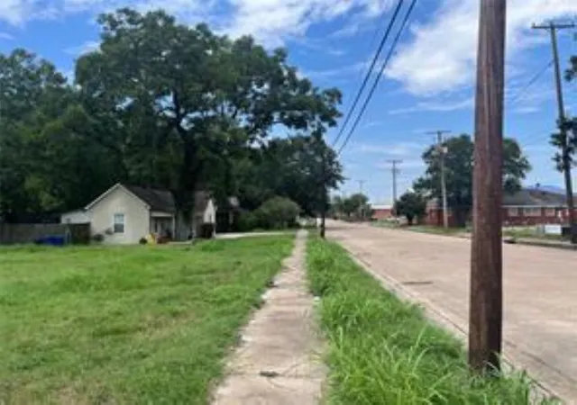 Photo 4 of Land for sale at 109 W Main St, Eagle Lake, TX 77434 | MLS# 48350757 | Listing updated on 2026-10-08