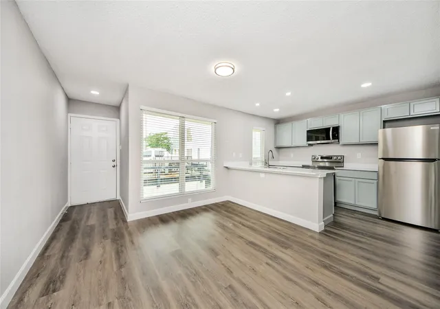5th image of 781 Country Pl Dr #2021, Houston, TX 77079 | MLS# 30664770