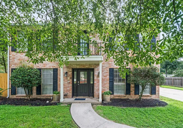 Photo 3 of Single family home for sale at 600 Hampton Hall Ln, Conroe, TX 77302 | MLS# 31887330 | Listing updated on 2026-08-19