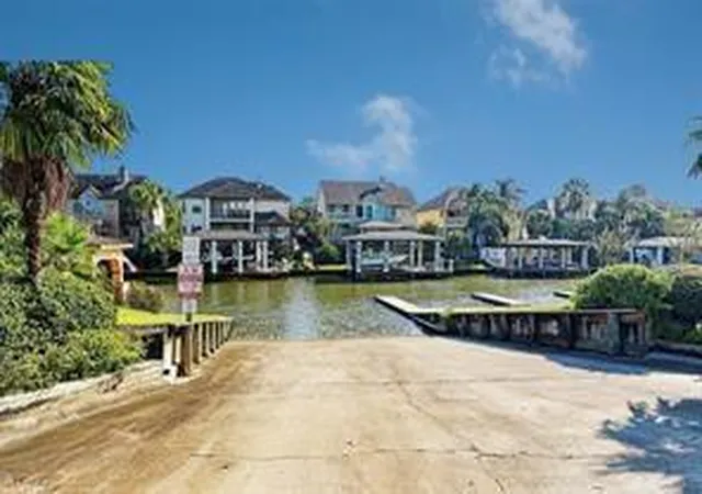 16th image of 2130 Water Wy, Seabrook, TX 77586 | MLS# 76835885