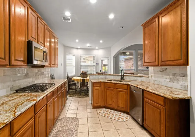 5th image of 2130 Water Wy, Seabrook, TX 77586 | MLS# 76835885