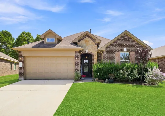 Photo 1 of Sale Pending at 11307 Dawn Beach Ln, Conroe, TX 77304 | MLS# 18639945 | Listing updated on 2026-09-15