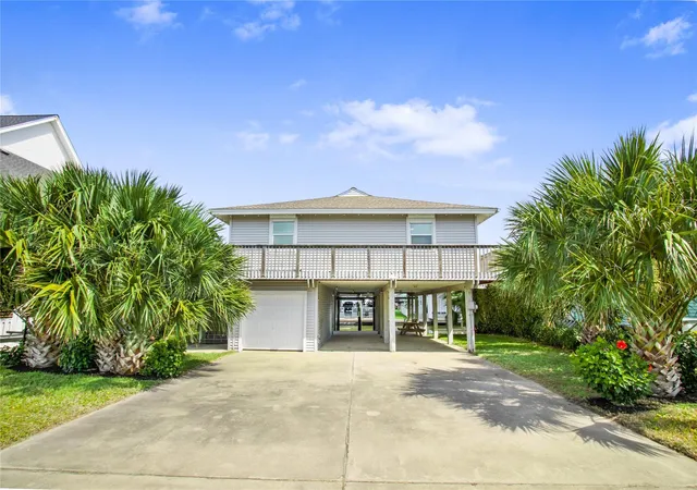 Photo 3 of Sale Pending at 22914 Lunes St, Galveston, TX 77554 | MLS# 52574310 | Listing updated on 2026-08-20