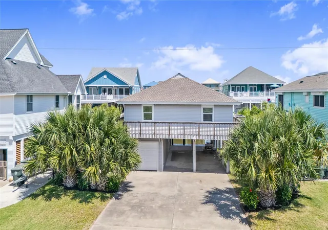 Photo 3 of Sale Pending at 22914 Lunes St, Galveston, TX 77554 | MLS# 52574310 | Listing updated on 2026-08-20