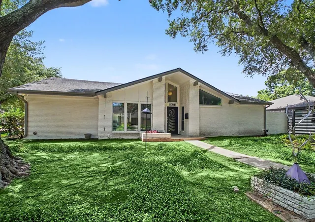 2nd image of 5603 Grape St, Houston, TX 77096 | MLS# 68677343