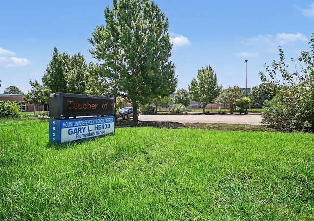 47th image of 5603 Grape St, Houston, TX 77096 | MLS# 68677343