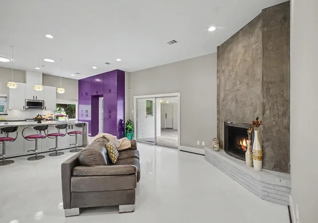5th image of 5603 Grape St, Houston, TX 77096 | MLS# 68677343