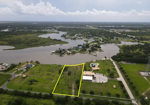Photo 1 of Sale Pending at 11501 Wincrest, Dickinson, TX 77539 | MLS# 50672368 | Listing updated on 2026-08-29
