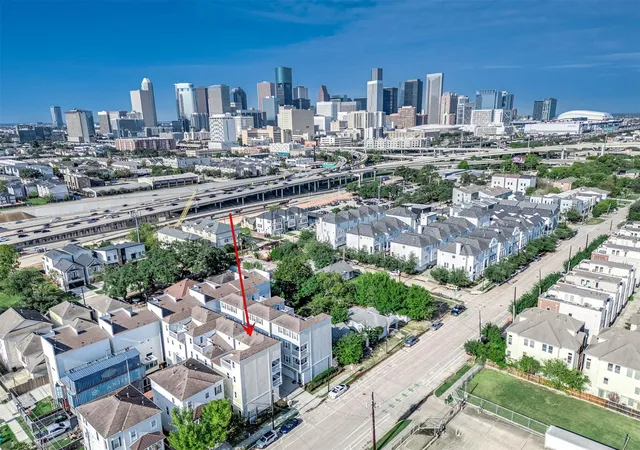 42nd image of 2524 Hutchins St, Houston, TX 77004 | MLS# 98567906
