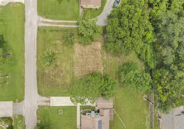 2nd image of 6519 Pinecrest Dr, Hitchcock, TX 77563 | MLS# 58479752