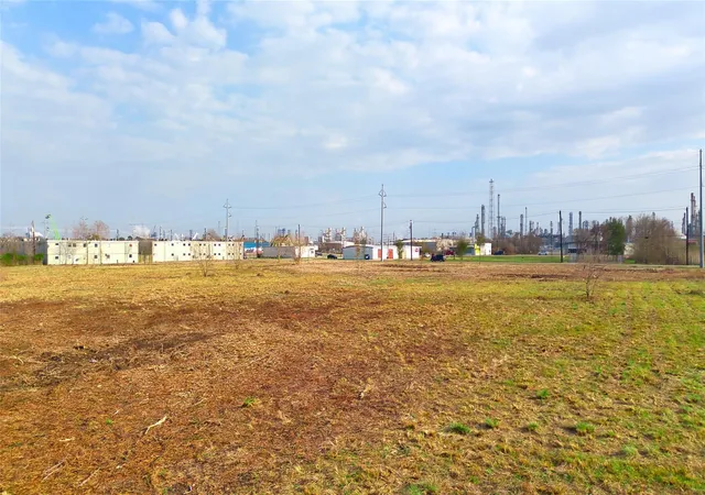 16th image of 0 31st St N, Texas City, TX 77590 | MLS# 34944635