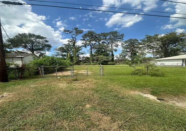 2nd image of 8213 Flintridge Dr, Houston, TX 77028 | MLS# 96443234