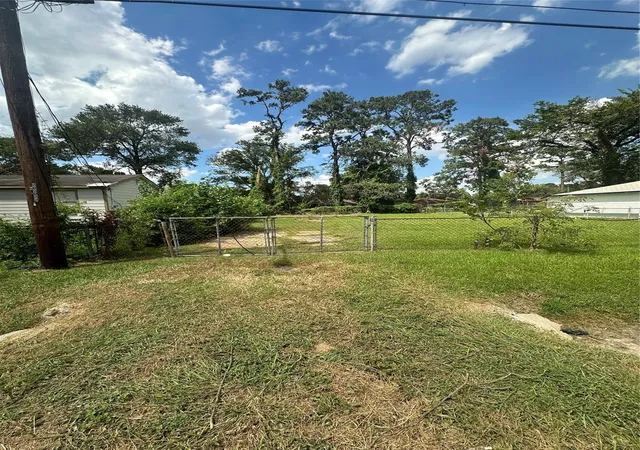 3rd image of 8213 Flintridge Dr, Houston, TX 77028 | MLS# 96443234