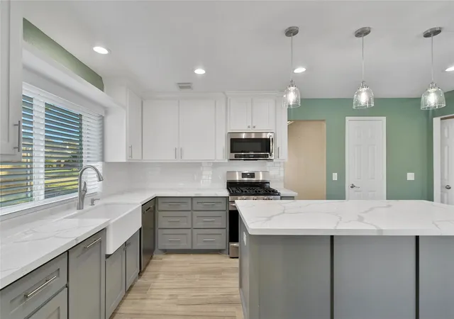 Photo 3 of Sale Pending at 17618 Rustling Aspen Ln, Houston, TX 77095 | MLS# 63282642 | Listing updated on 2026-09-04