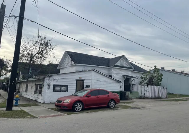Homes for sale in Houston, TX | 1517 Everett St, Houston, TX 77009 | MLS# 15605189