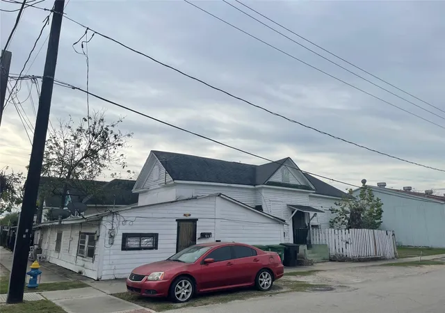 Homes for sale in Houston, TX | 1517 Everett St, Houston, TX 77009 | MLS# 15605189
