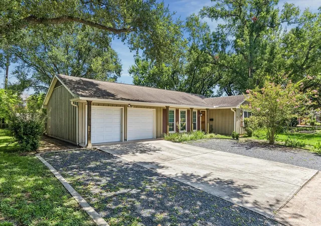 2nd image of 5154 Beechnut St, Houston, TX 77096 | MLS# 88528083