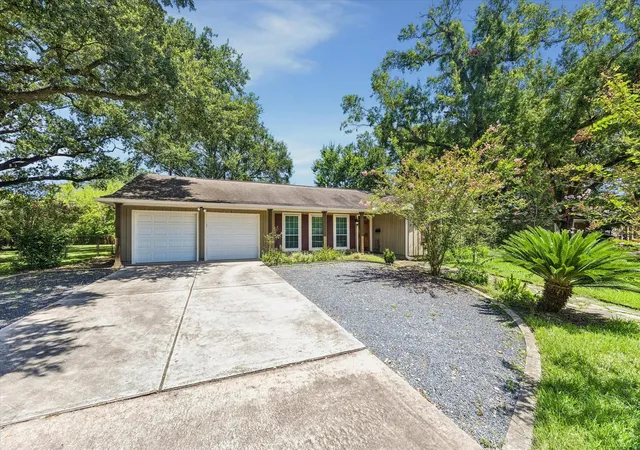 3rd image of 5154 Beechnut St, Houston, TX 77096 | MLS# 88528083