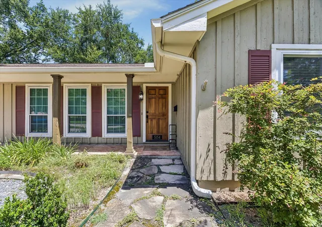 4th image of 5154 Beechnut St, Houston, TX 77096 | MLS# 88528083