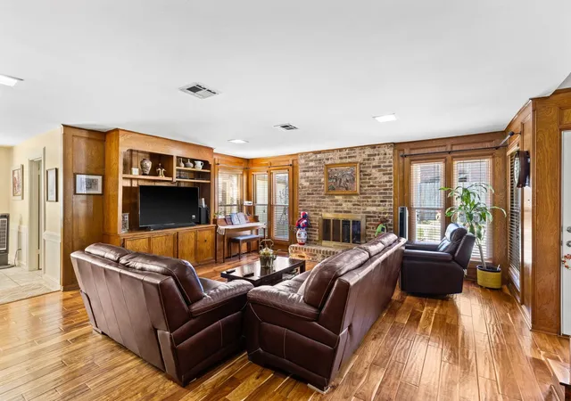 Photo 2 of Single family home for sale at 5602 Fountainbridge Ln, Houston, TX 77069 | MLS# 55367662 | Listing updated on 2026-07-14