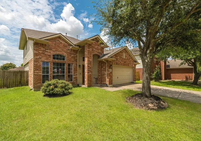 Photo 3 of Single family home for sale at 4307 Kleinway Dr, Houston, TX 77066 | MLS# 9568139 | Listing updated on 2026-08-21
