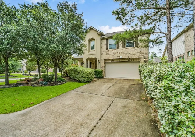 Homes for sale in The Woodlands, TX | 110 N Victoriana Cir, The Woodlands, TX 77389 | MLS# 54091862