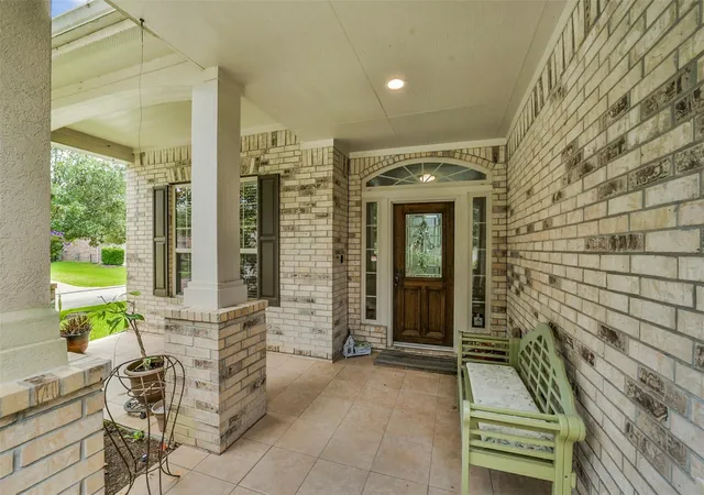 Homes for sale in The Woodlands, TX | 110 N Victoriana Cir, The Woodlands, TX 77389 | MLS# 54091862